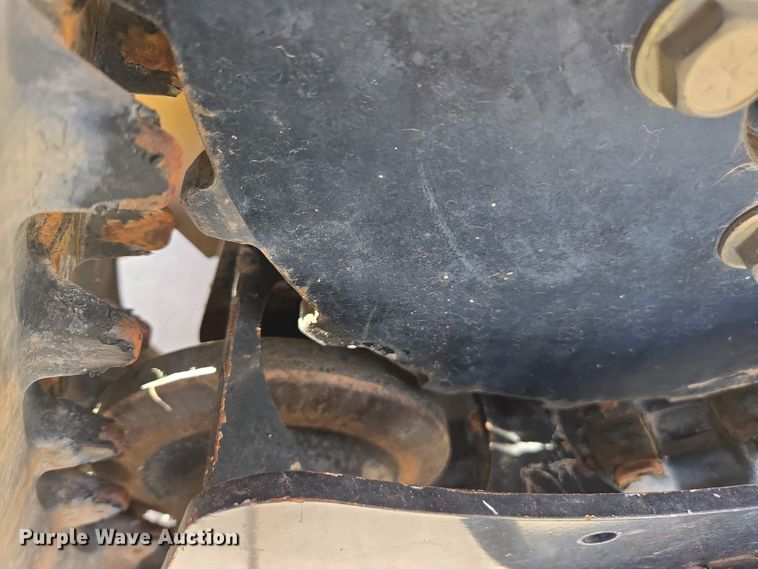 image for item EC0975 2017 Vermeer RTX 130 trencher