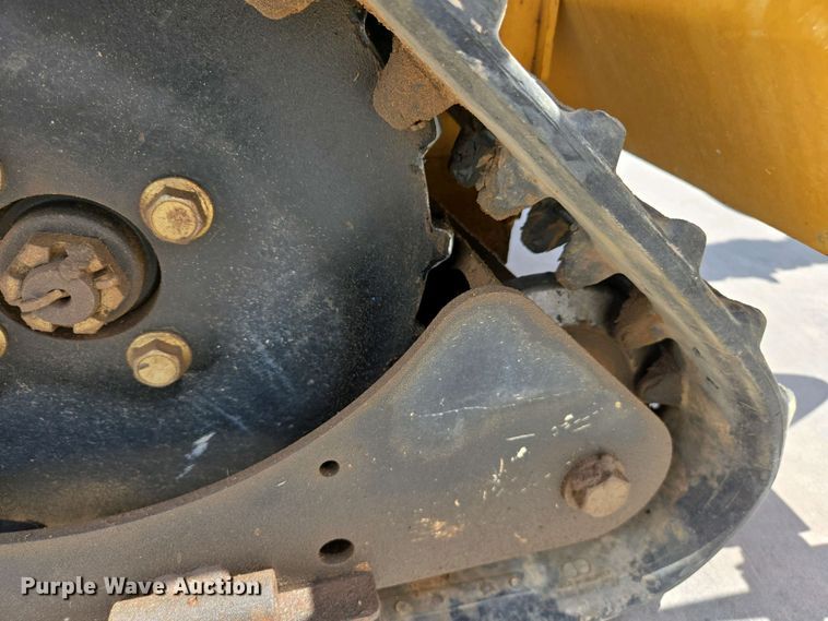 image for item EC0975 2017 Vermeer RTX 130 trencher