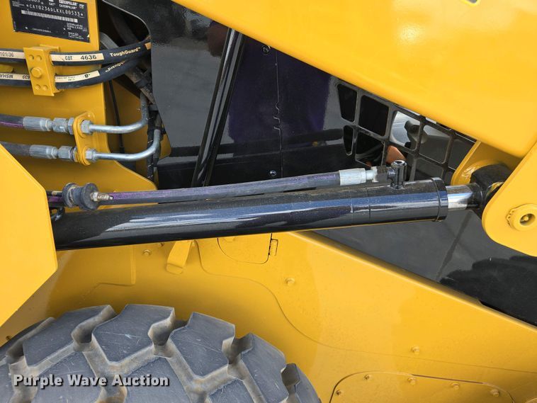 image for item EC0976 2019 Caterpillar 236D3 skid steer loader