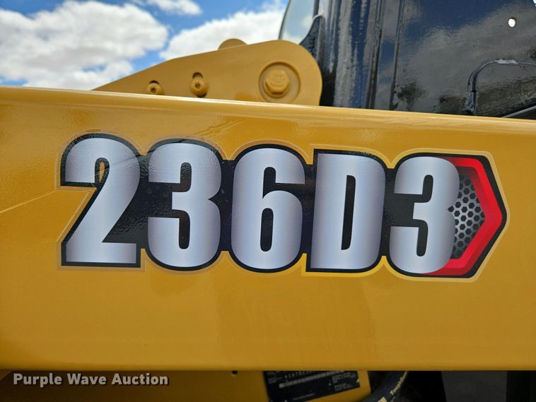 image for item EC0976 2019 Caterpillar 236D3 skid steer loader