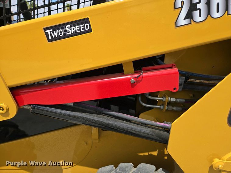 image for item EC0976 2019 Caterpillar 236D3 skid steer loader