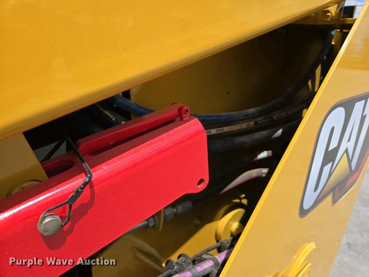 image for item EC0976 2019 Caterpillar 236D3 skid steer loader
