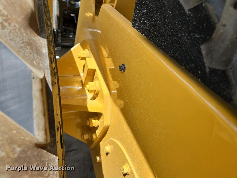 image for item EC0976 2019 Caterpillar 236D3 skid steer loader