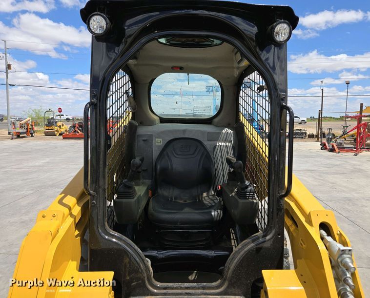 image for item EC0976 2019 Caterpillar 236D3 skid steer loader