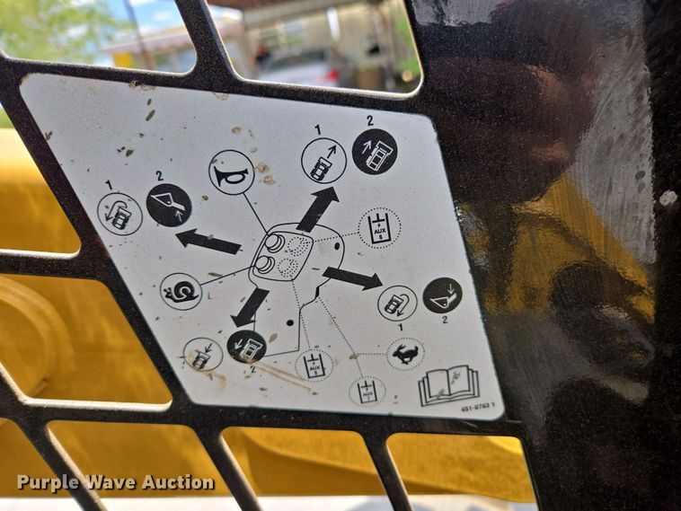 image for item EC0976 2019 Caterpillar 236D3 skid steer loader