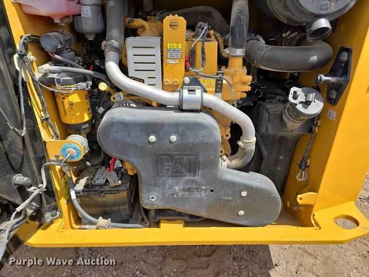 image for item EC0976 2019 Caterpillar 236D3 skid steer loader
