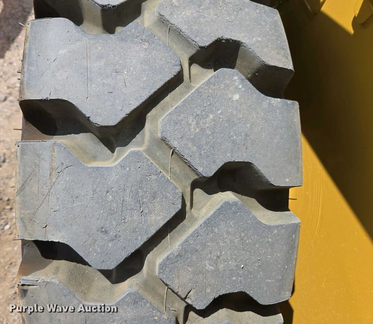 image for item EC0976 2019 Caterpillar 236D3 skid steer loader