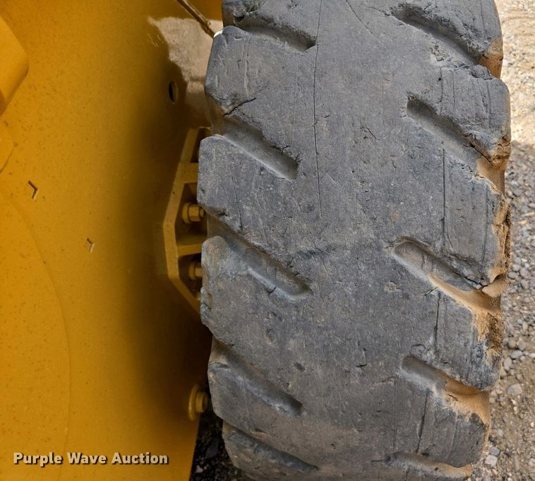 image for item EC0976 2019 Caterpillar 236D3 skid steer loader