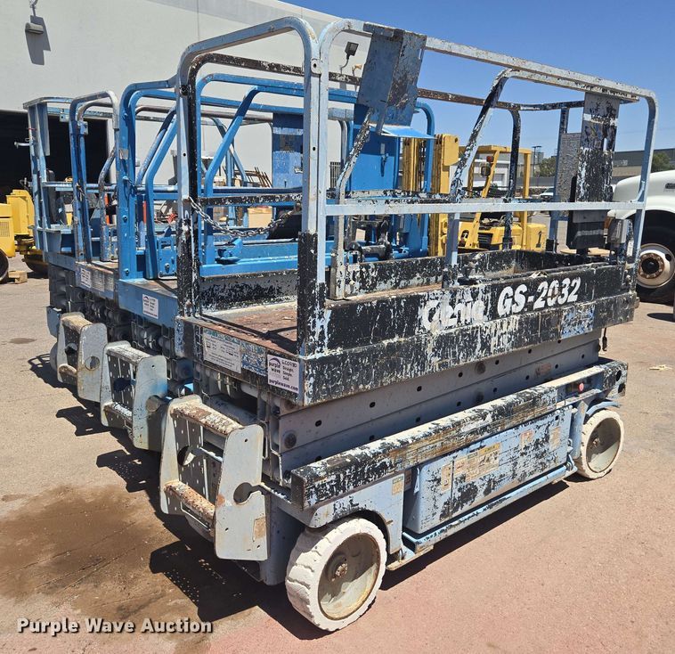 image for item EC0980 (4) scissor lifts