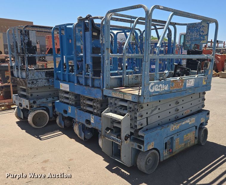 image for item EC0980 (4) scissor lifts