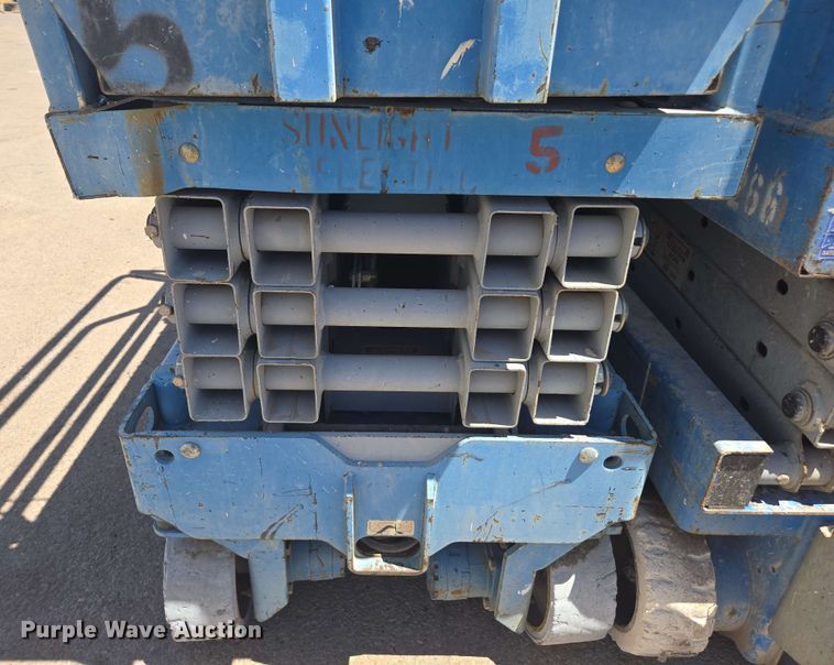 image for item EC0980 (4) scissor lifts