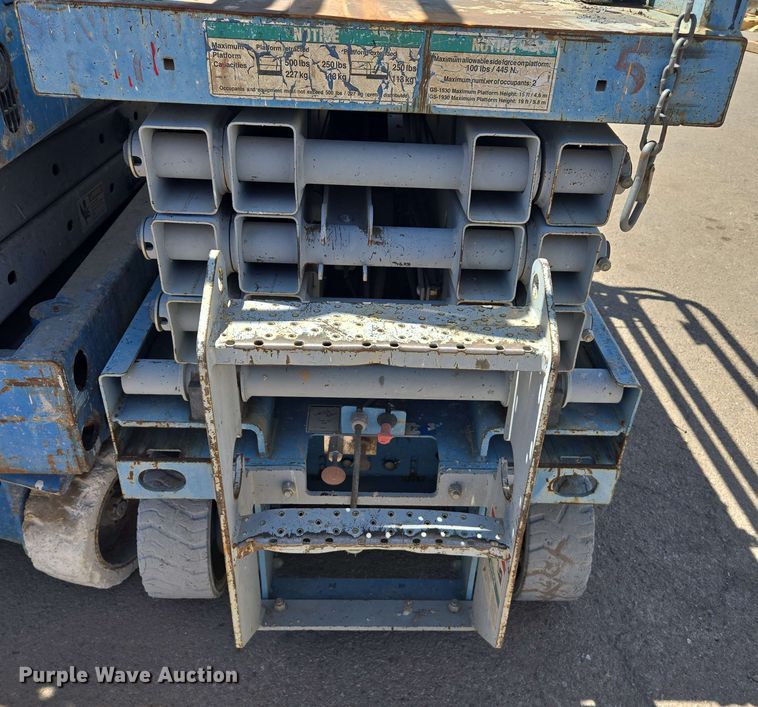 image for item EC0980 (4) scissor lifts