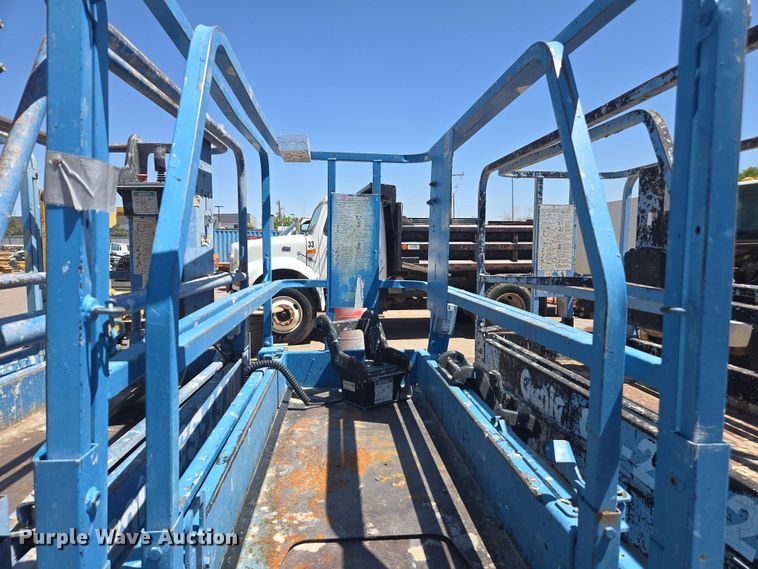 image for item EC0980 (4) scissor lifts