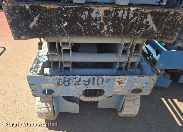 image for item EC0980 (4) scissor lifts