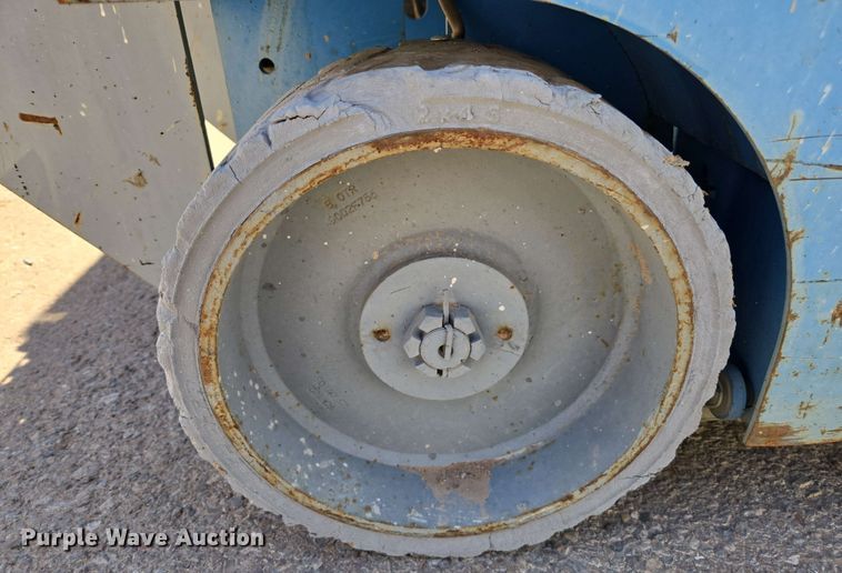 image for item EC0980 (4) scissor lifts