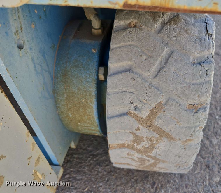 image for item EC0980 (4) scissor lifts