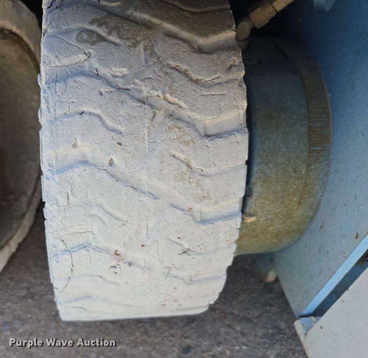 image for item EC0980 (4) scissor lifts