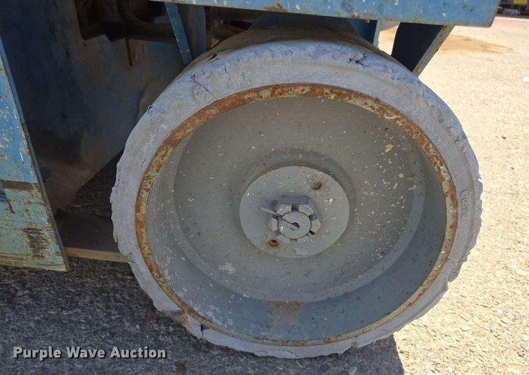 image for item EC0980 (4) scissor lifts