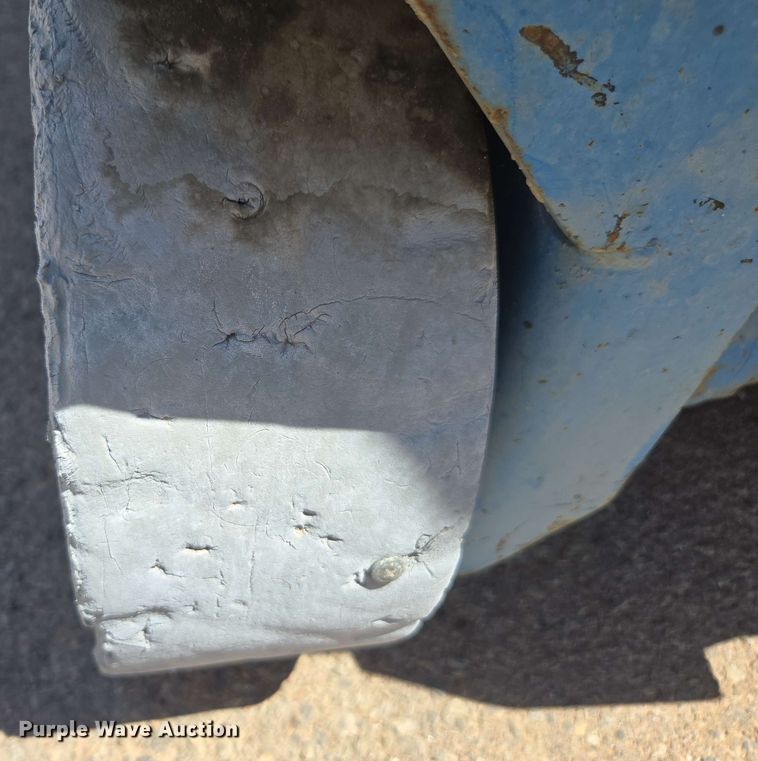 image for item EC0980 (4) scissor lifts