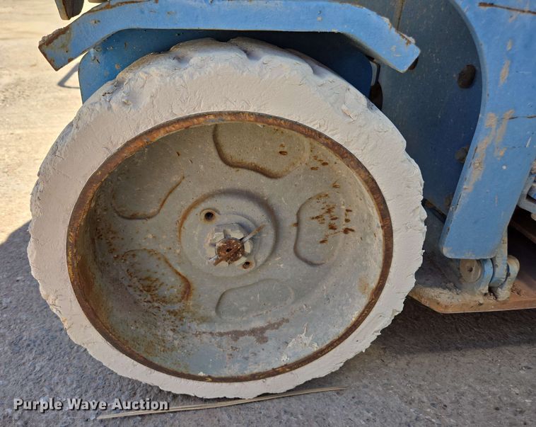 image for item EC0980 (4) scissor lifts