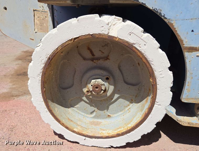 image for item EC0980 (4) scissor lifts