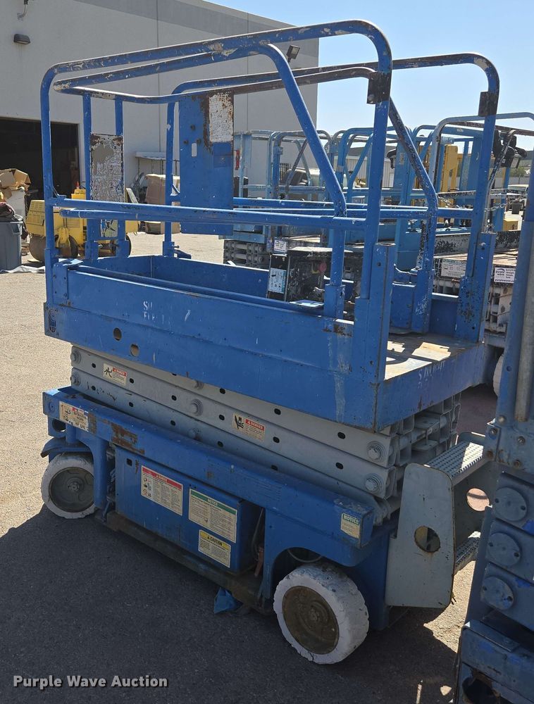 image for item EC0981 (5) scissor lifts