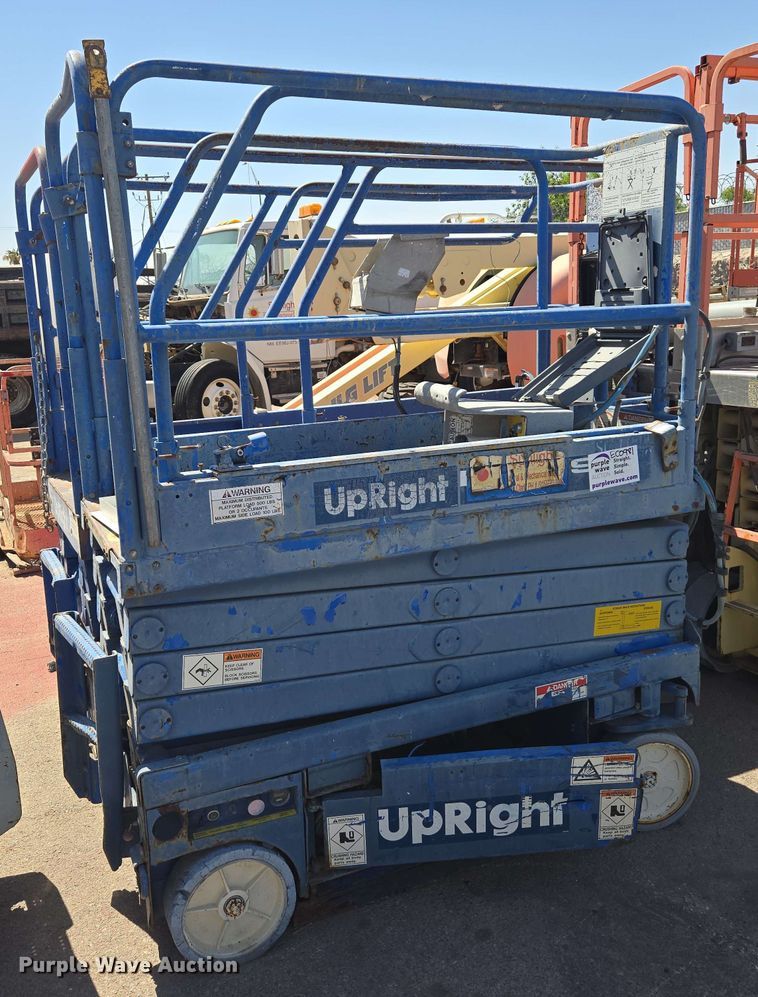 image for item EC0981 (5) scissor lifts