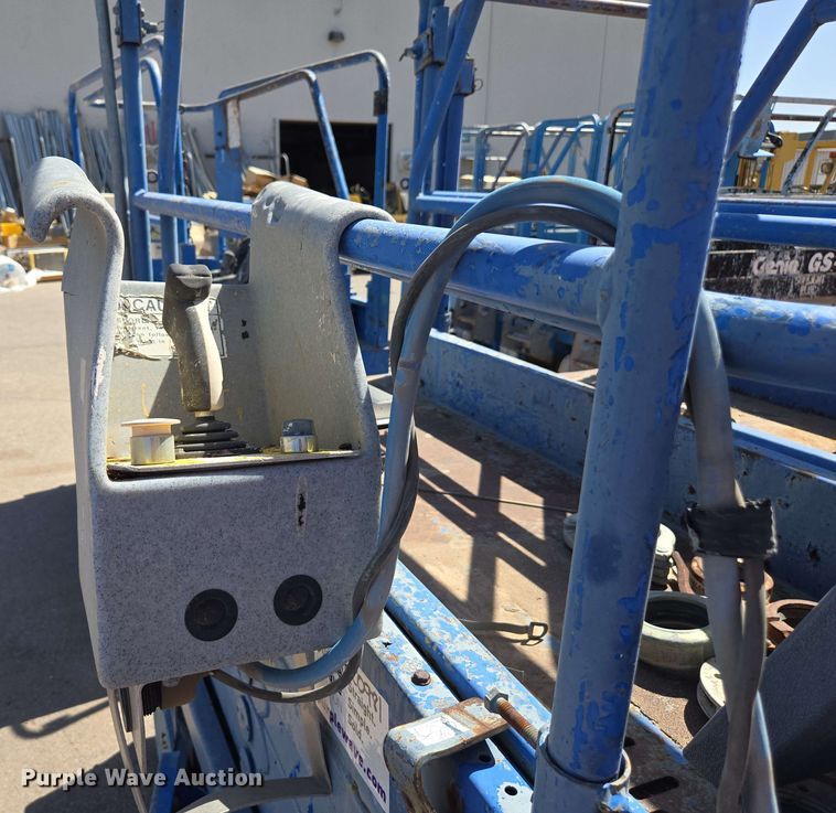 image for item EC0981 (5) scissor lifts