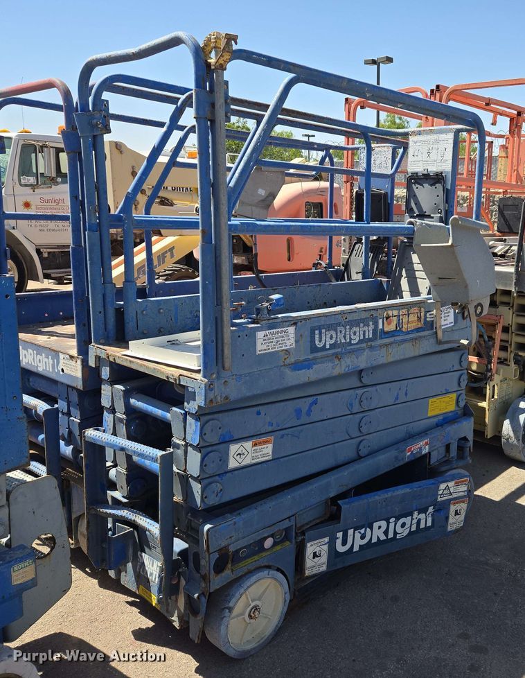 image for item EC0981 (5) scissor lifts