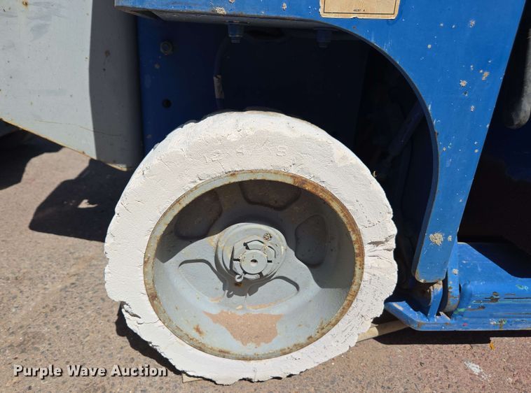 image for item EC0981 (5) scissor lifts