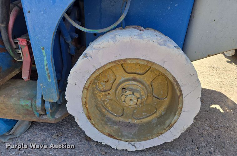 image for item EC0981 (5) scissor lifts