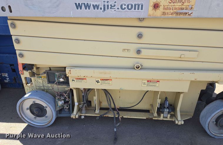 image for item EC0981 (5) scissor lifts