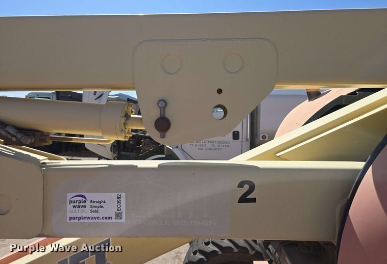 image for item EC0982 1999 JLG 450A boom lift