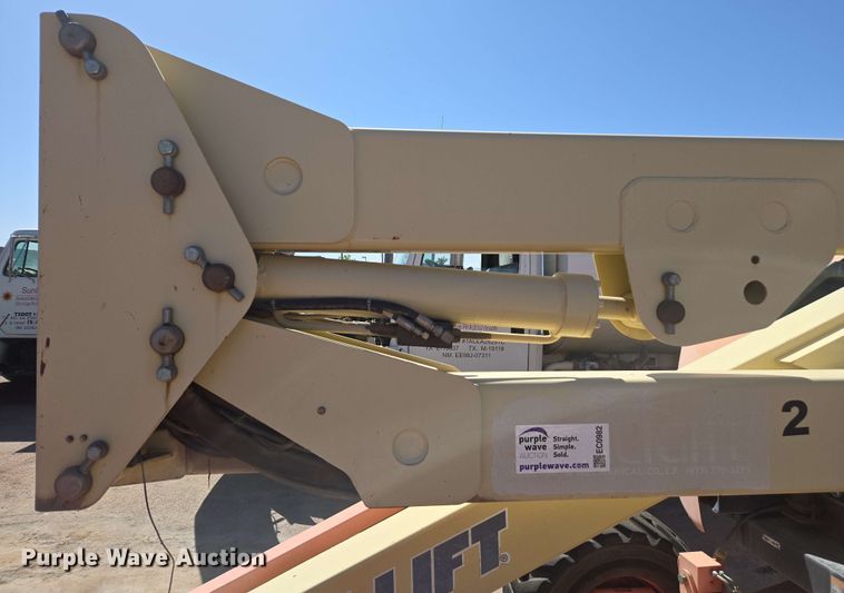 image for item EC0982 1999 JLG 450A boom lift