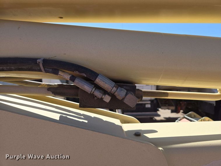 image for item EC0982 1999 JLG 450A boom lift