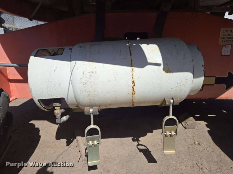 image for item EC0982 1999 JLG 450A boom lift