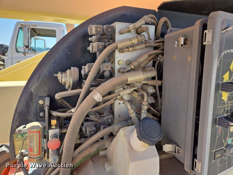 image for item EC0982 1999 JLG 450A boom lift