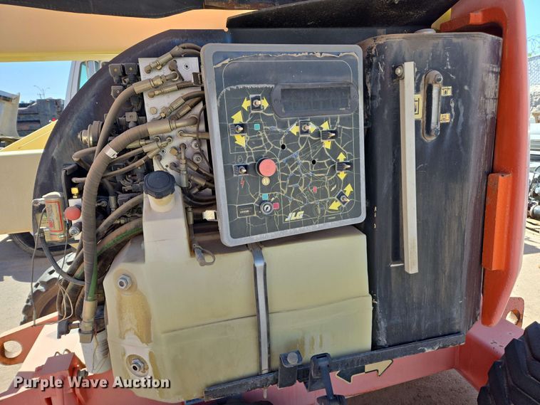 image for item EC0982 1999 JLG 450A boom lift
