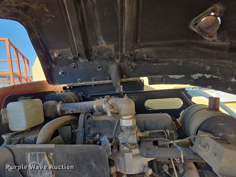 image for item EC0982 1999 JLG 450A boom lift