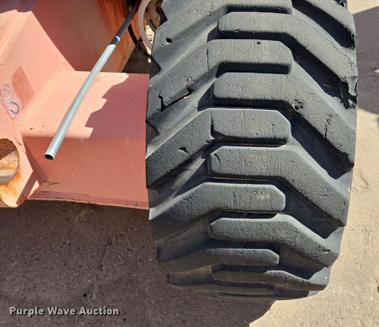 image for item EC0982 1999 JLG 450A boom lift