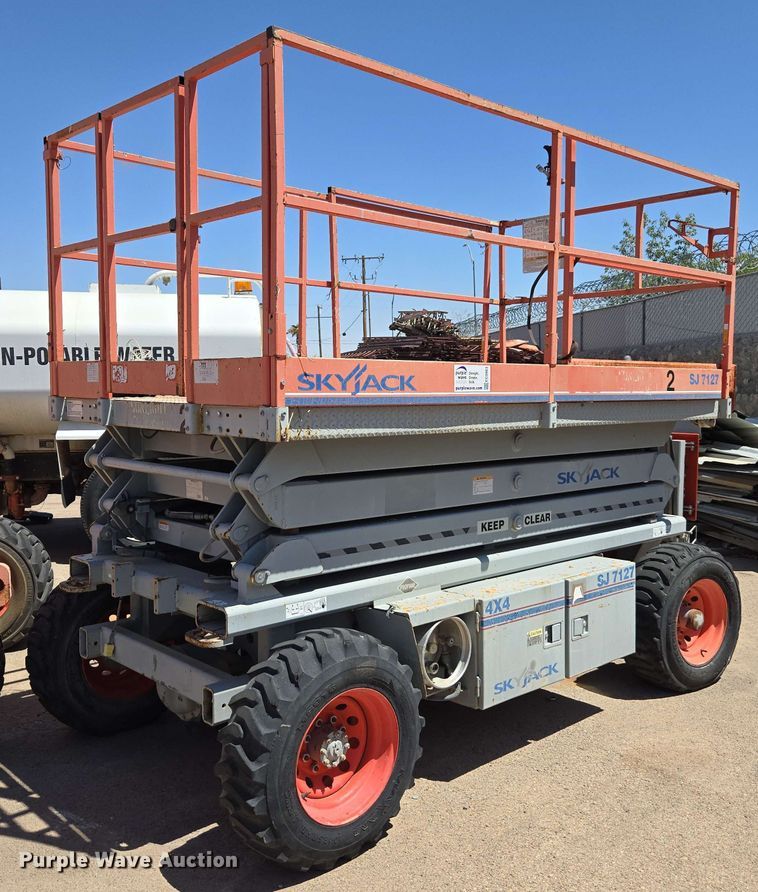 image for item EC0983 SkyJack SJ7127 vertical lift