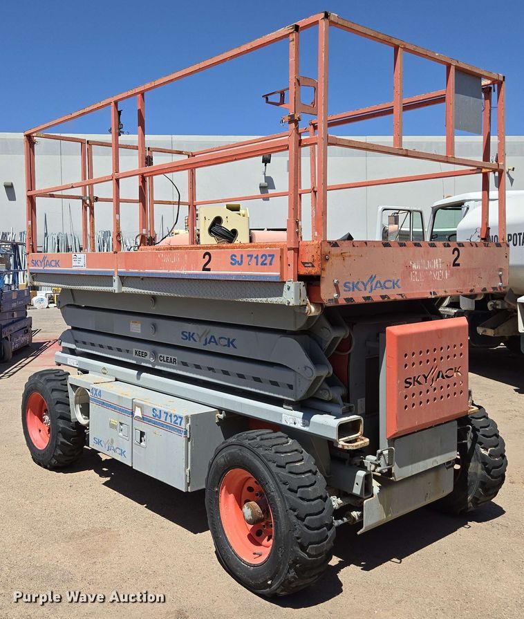 image for item EC0983 SkyJack SJ7127 vertical lift