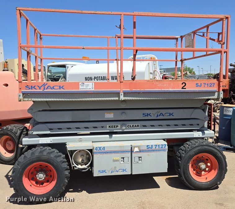 image for item EC0983 SkyJack SJ7127 vertical lift
