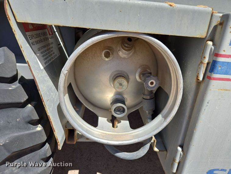 image for item EC0983 SkyJack SJ7127 vertical lift