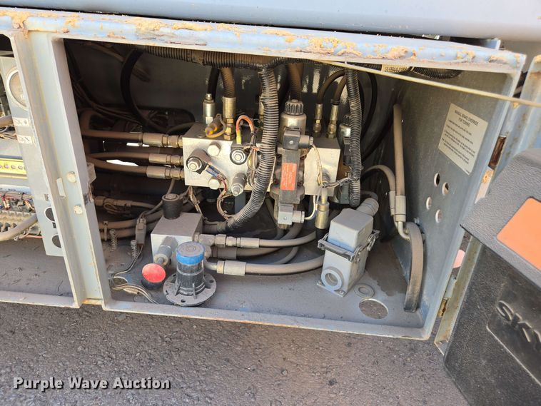 image for item EC0983 SkyJack SJ7127 vertical lift