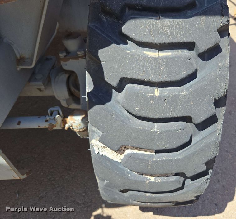 image for item EC0983 SkyJack SJ7127 vertical lift