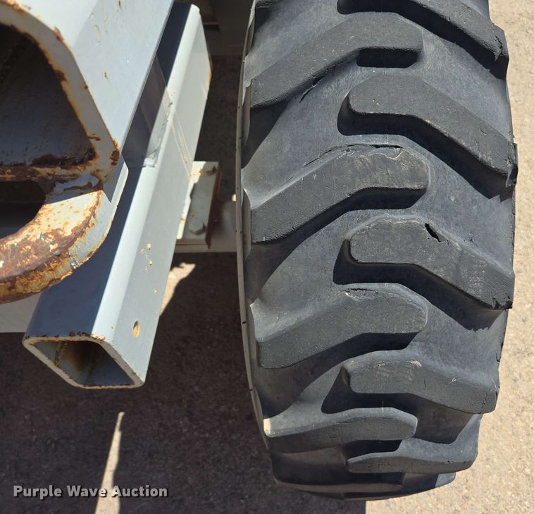 image for item EC0983 SkyJack SJ7127 vertical lift