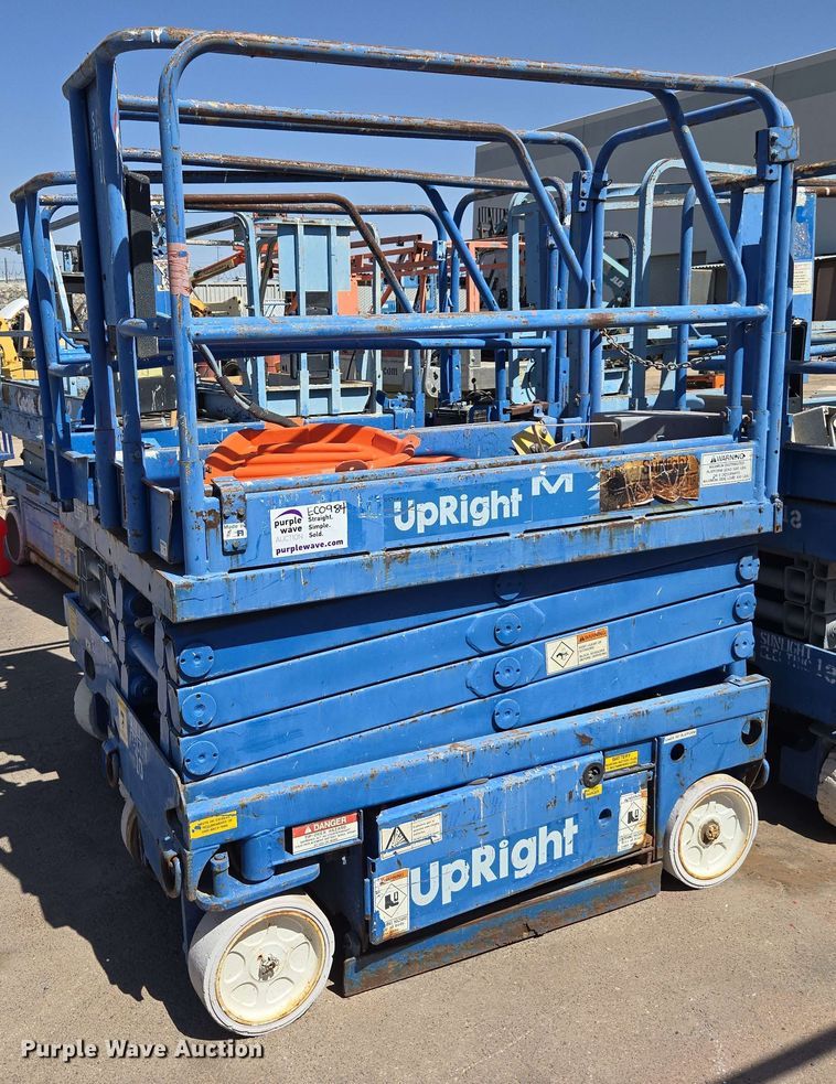 image for item EC0984 (6) scissor lifts