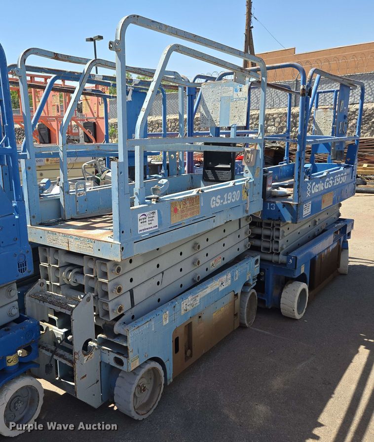image for item EC0984 (6) scissor lifts