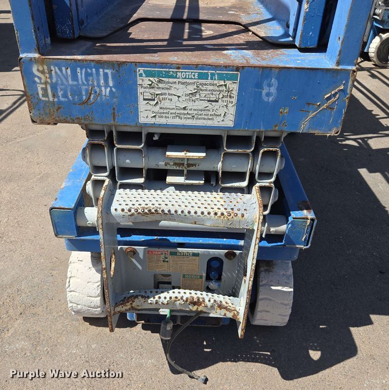 image for item EC0984 (6) scissor lifts